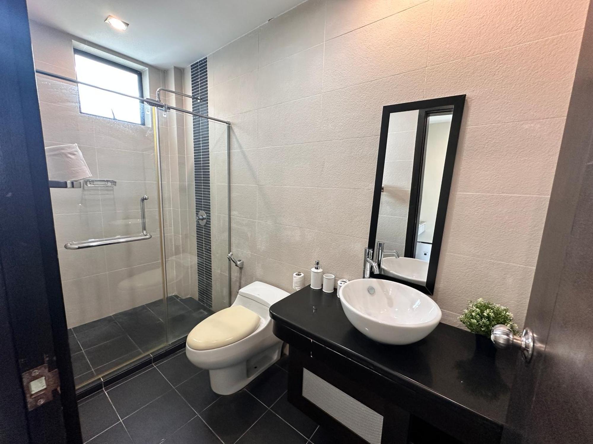 Aa Residen Luxury Condo Homestay 18Mins Walk Tanjung Aru Beach & Golf Course, Not Beach Side Resort Kota Kinabalu Kültér fotó