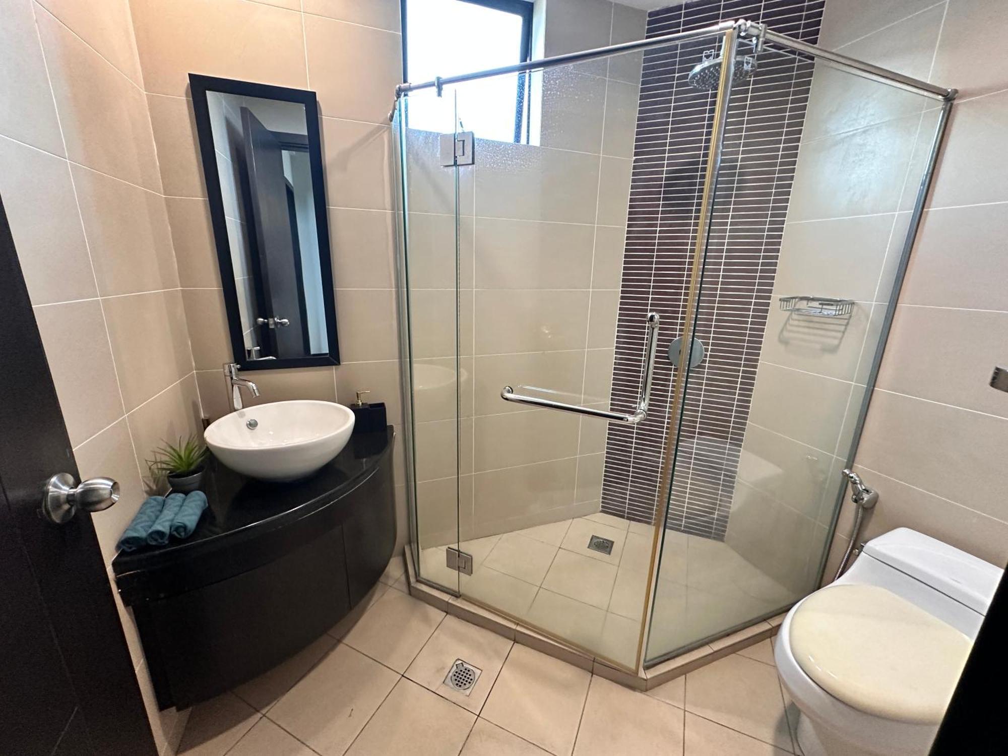 Aa Residen Luxury Condo Homestay 18Mins Walk Tanjung Aru Beach & Golf Course, Not Beach Side Resort Kota Kinabalu Kültér fotó